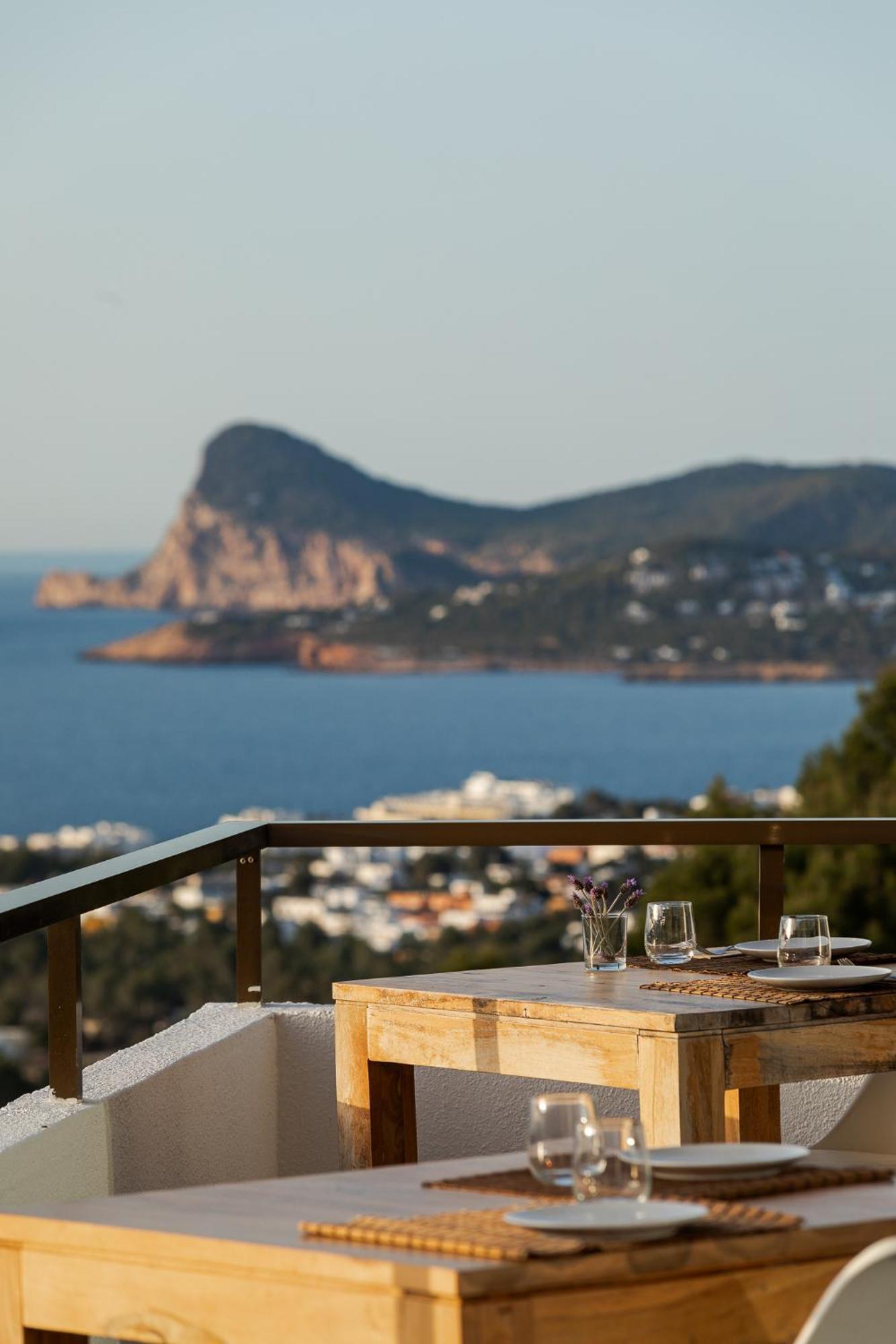 Victoria Sunset Suites Sant Antoni de Portmany Esterno foto