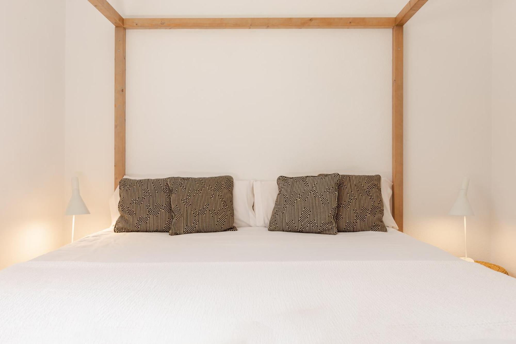 Victoria Sunset Suites Sant Antoni de Portmany Esterno foto