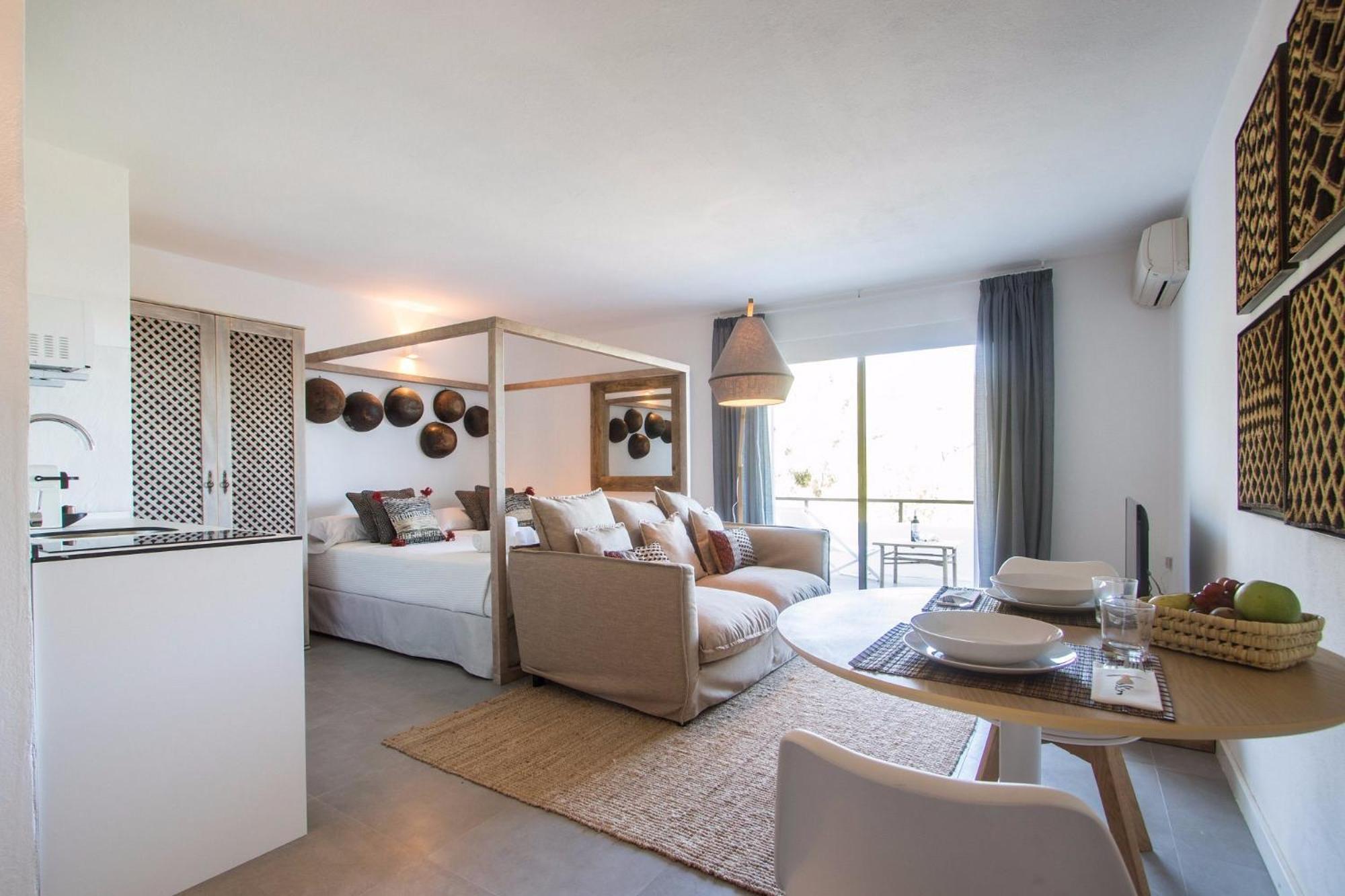 Victoria Sunset Suites Sant Antoni de Portmany Esterno foto